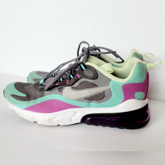 Nike Air Max 270 React - Picture 2 of 8